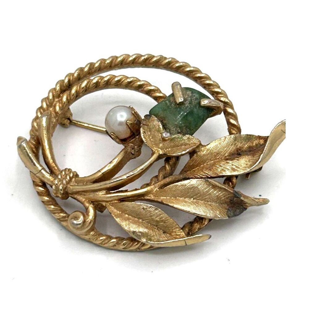 Vintage 1966 Sarah Coventry Gold Tone "Jade Garden" Circle Pin Brooch